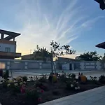 New House 게스트하우스 피우미치노